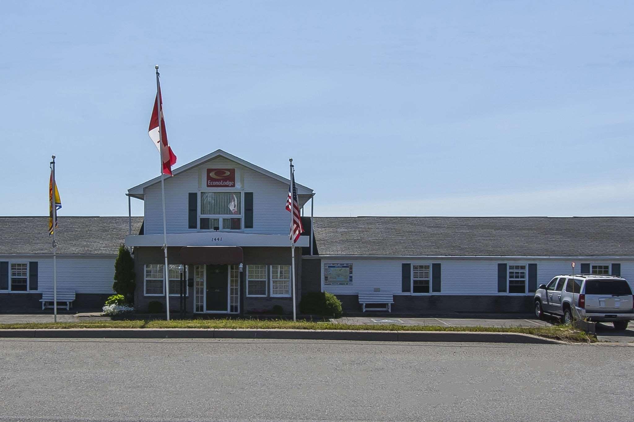 Econo Lodge Inn & Suites Saint John Exteriör bild