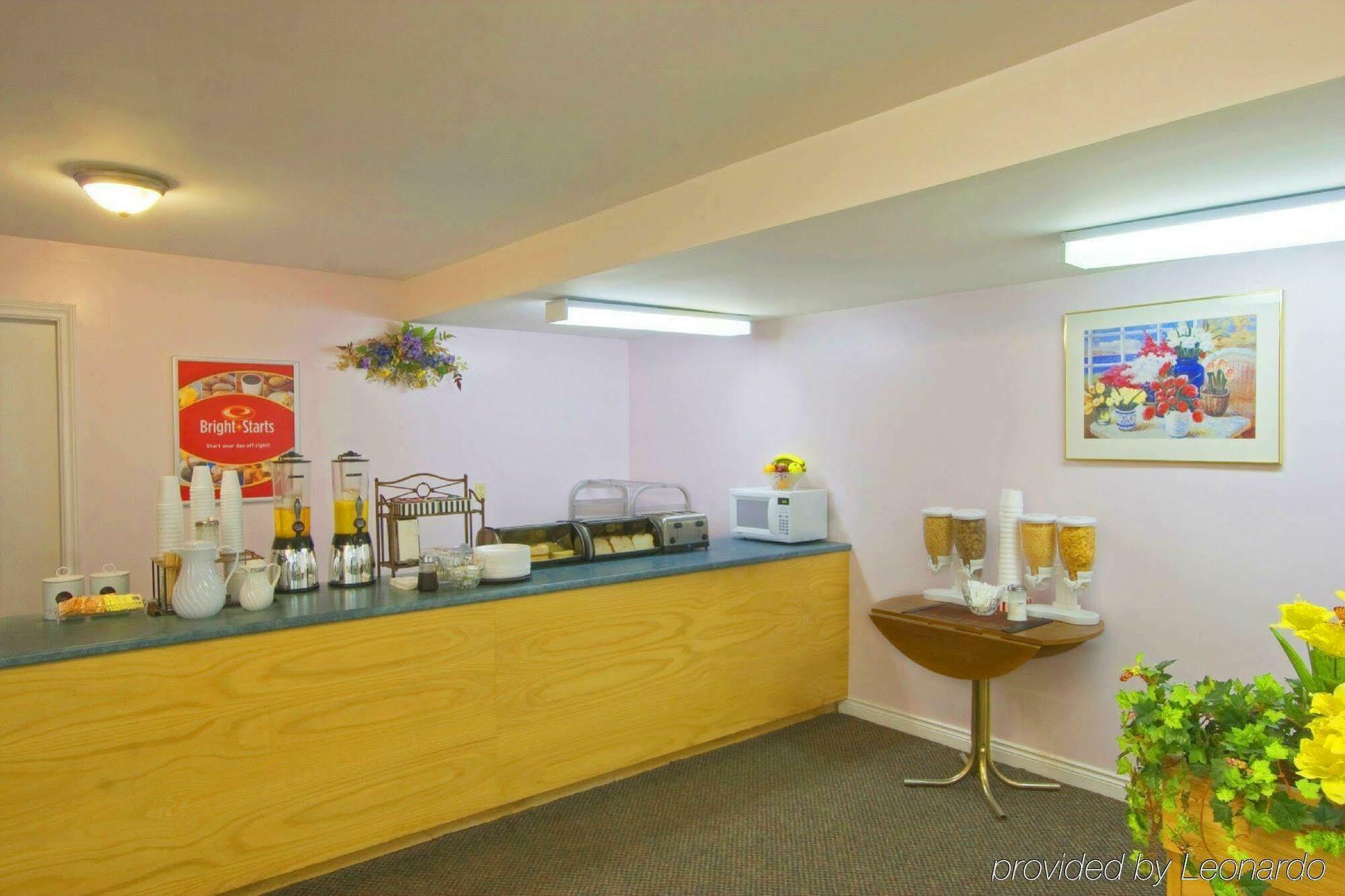 Econo Lodge Inn & Suites Saint John Exteriör bild
