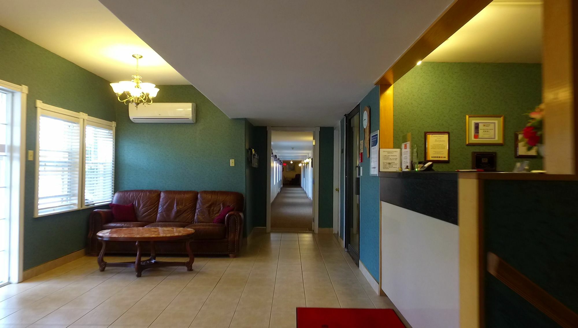 Econo Lodge Inn & Suites Saint John Exteriör bild