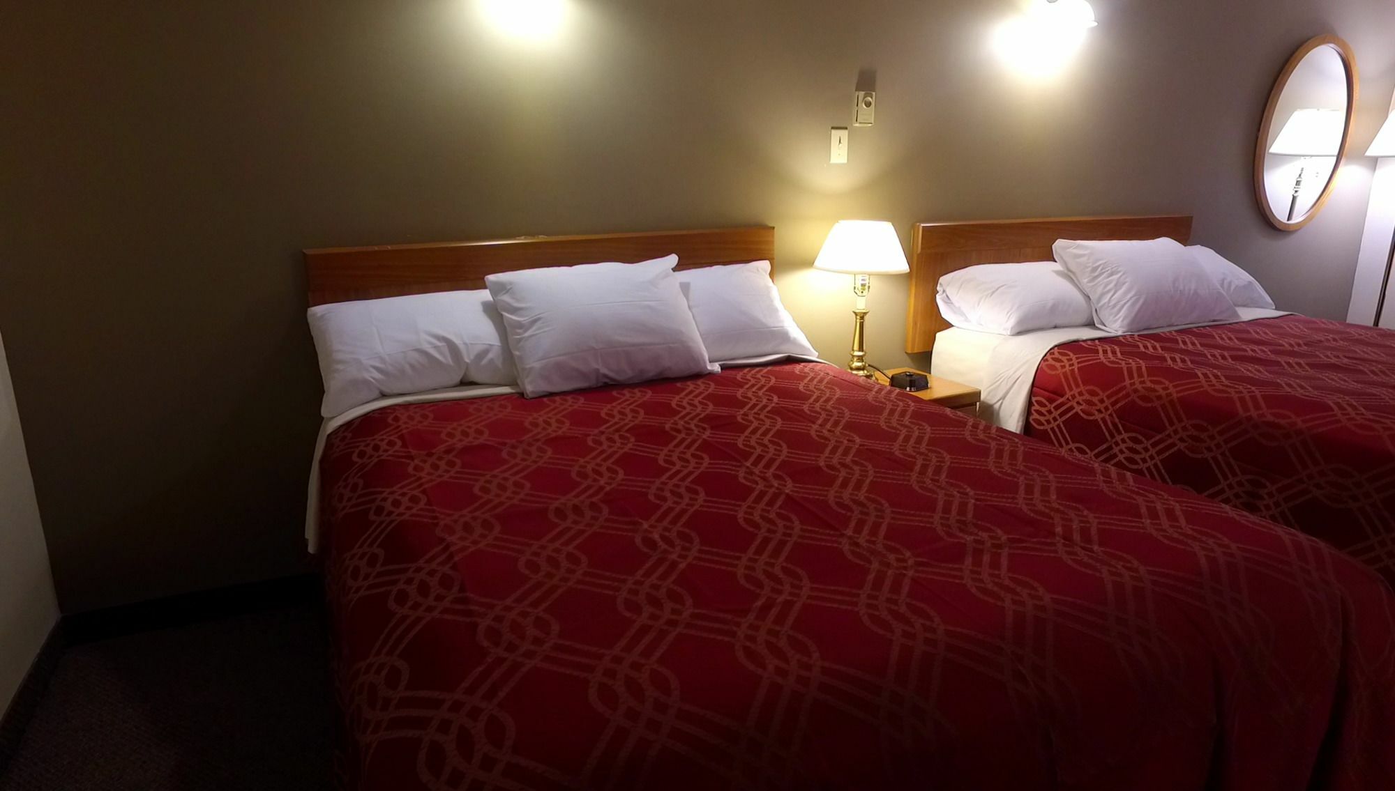 Econo Lodge Inn & Suites Saint John Exteriör bild